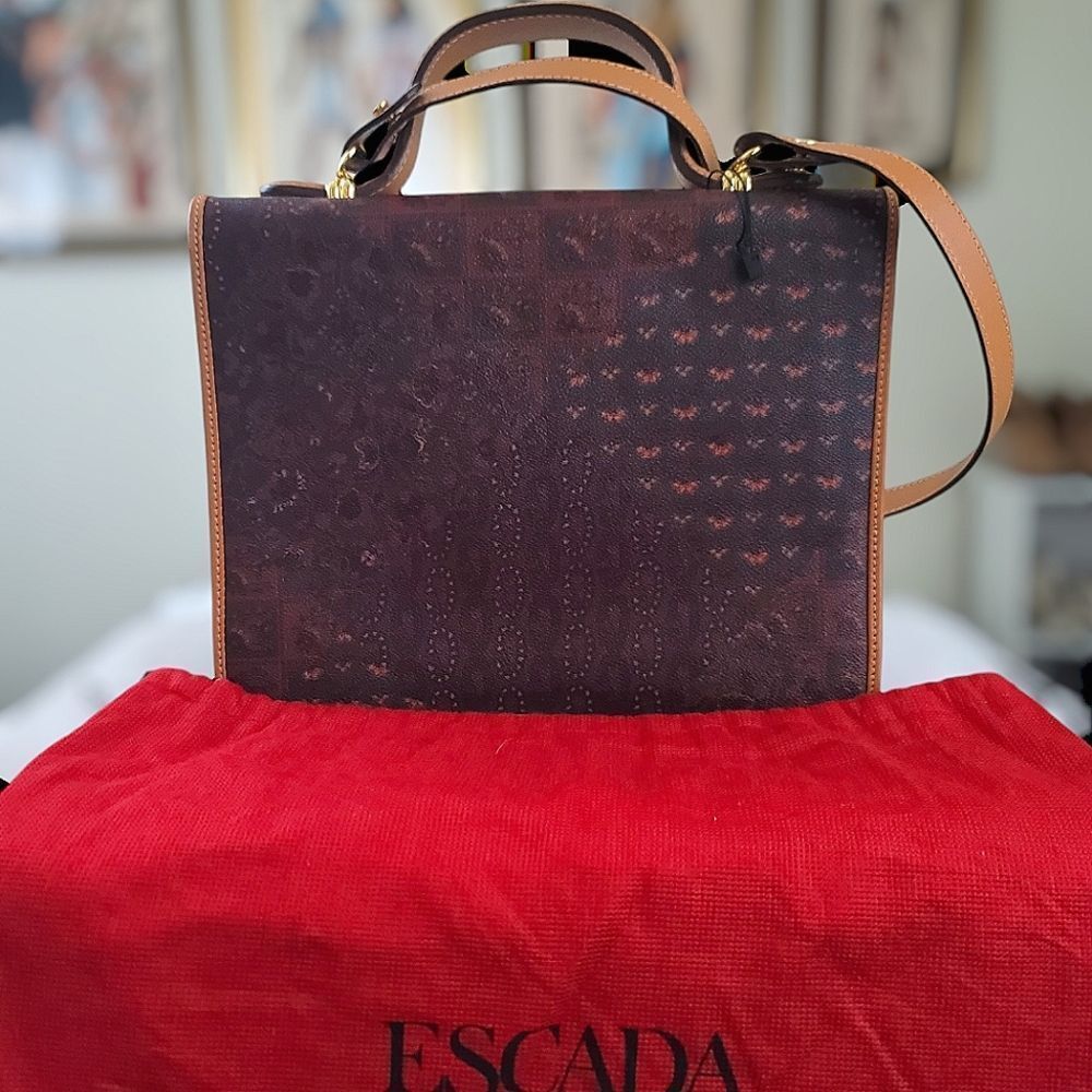 ESCADA  - Picture 5 of 10